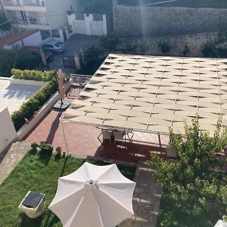 Libertas بيت ضيافة